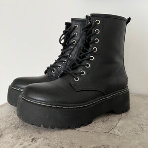 STEVE MADDEN Combat Platform Boots